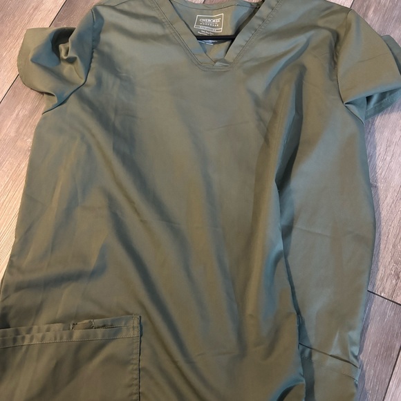 Scrub top - Picture 1 of 1